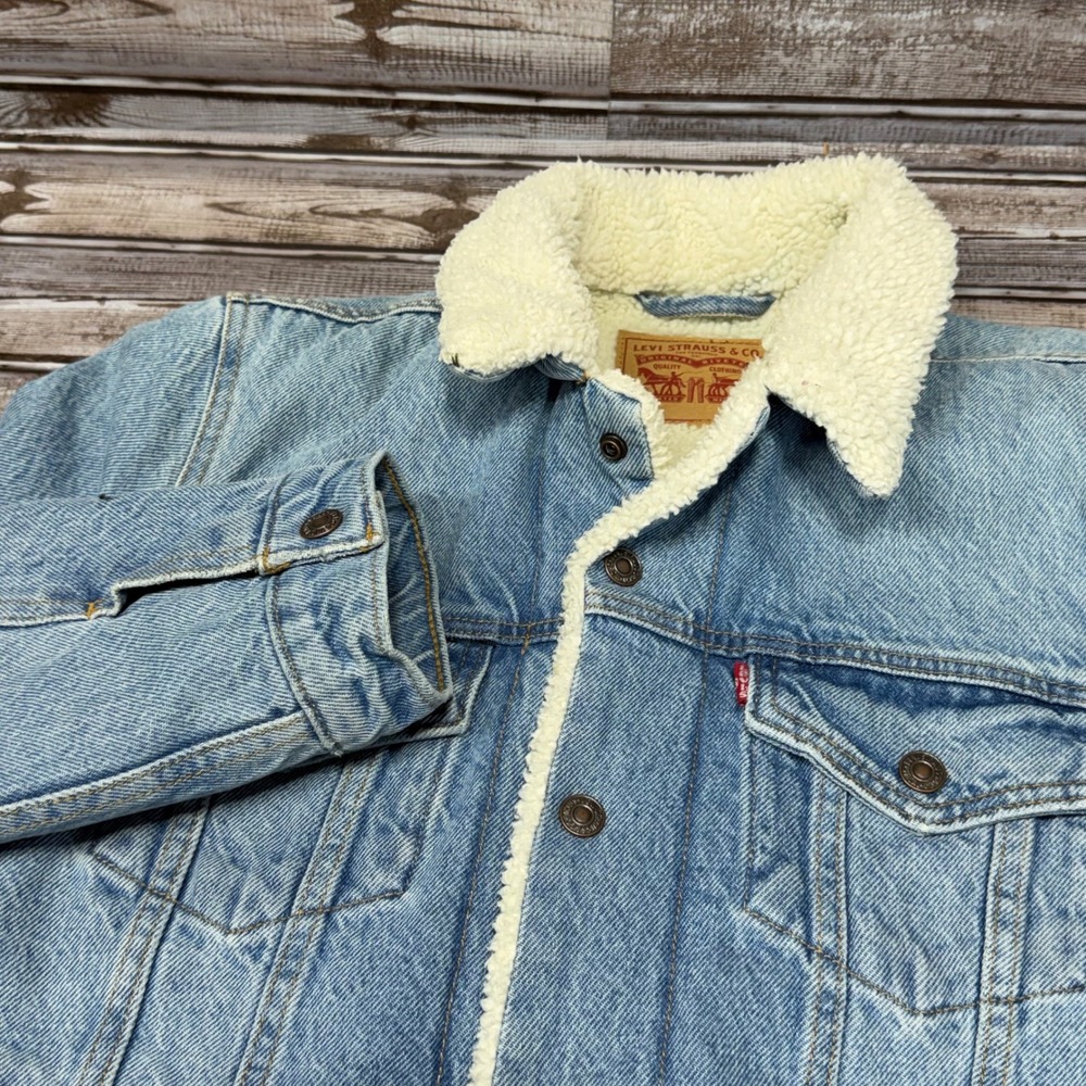 Levi's Denim Sherpa Jacket Women Large Blue Faux Fur Lined Trucker Coat